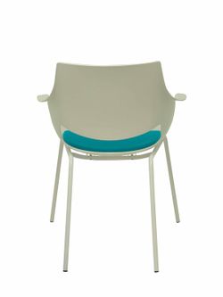Modelo Saceruela- Pack de 3 sillas confidentes ergonómica monocarcasa con reposabrazos y estructura metálica tubular, estilo Tower - Asiento y respaldo de PVC, con acolchado en el asiento.