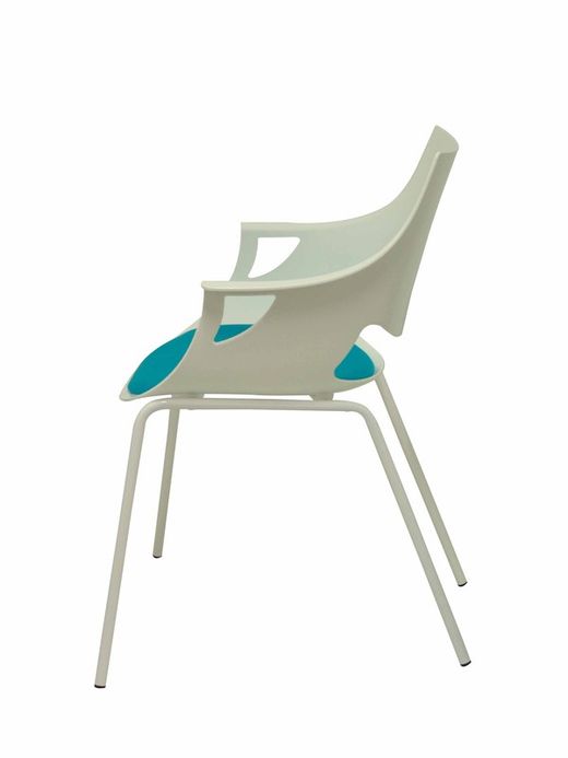 Modelo Saceruela- Pack de 3 sillas confidentes ergonómica monocarcasa con reposabrazos y estructura metálica tubular, estilo Tower - Asiento y respaldo de PVC, con acolchado en el asiento.