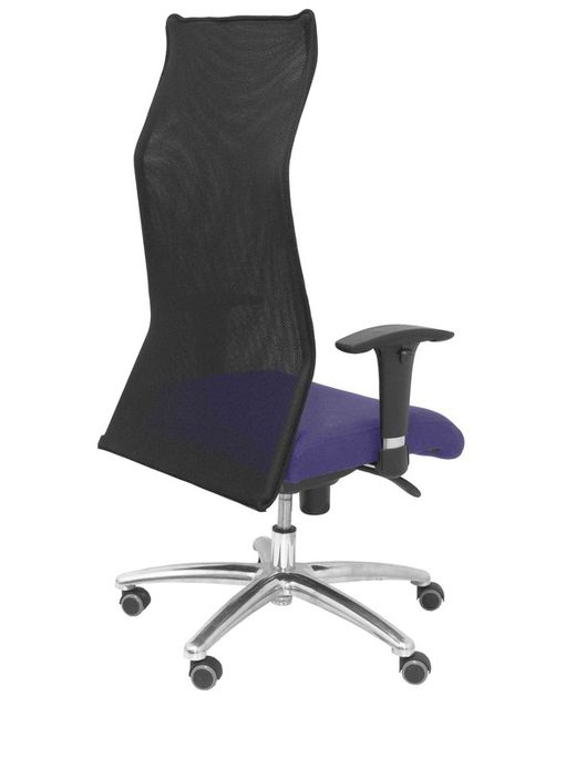 Modelo Sahuco - Sillón de dirección ergonómico con mecanismo sincro y regulable en altura - Respaldo de malla transpirable y asiento tapizados en tejido BALI color azul claro