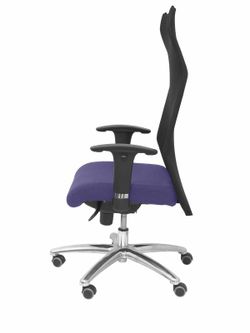 Modelo Sahuco - Sillón de dirección ergonómico con mecanismo sincro y regulable en altura - Respaldo de malla transpirable y asiento tapizados en tejido BALI color azul claro