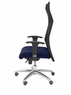 Modelo Sahuco - Sillón de dirección ergonómico con mecanismo sincro y regulable en altura - Respaldo de malla transpirable y asiento tapizados en tejido BALI color azul marino