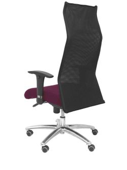 Modelo Sahuco - Sillón de dirección ergonómico con mecanismo sincro y regulable en altura - Respaldo de malla transpirable y asiento tapizados en tejido BALI color morado