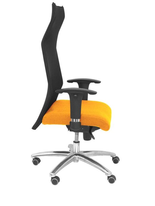Modelo Sahuco - Sillón de dirección ergonómico con mecanismo sincro y regulable en altura - Respaldo de malla transpirable y asiento tapizados en tejido BALI color naranja