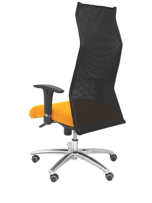 Modelo Sahuco - Sillón de dirección ergonómico con mecanismo sincro y regulable en altura - Respaldo de malla transpirable y asiento tapizados en tejido BALI color naranja