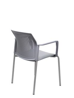 Modelo Sege  Pack de 4 sillas confidentes ergonómica, apilable, multiusos y estructura en color gris  Asiento y respaldo en PVC color gris con brazos.