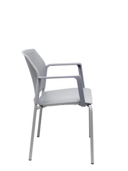Modelo Sege  Pack de 4 sillas confidentes ergonómica, apilable, multiusos y estructura en color gris  Asiento y respaldo en PVC color gris con brazos.