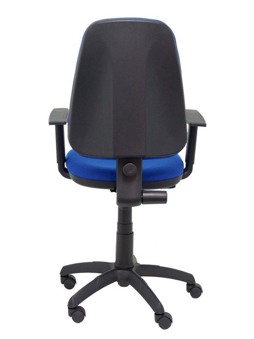 Modelo Sierra - Silla de oficina con mecanismo de contacto permanente y regulable en altura - Asiento y respaldo tapizados en tejido BALI color azul. Brazos regulables incluidos