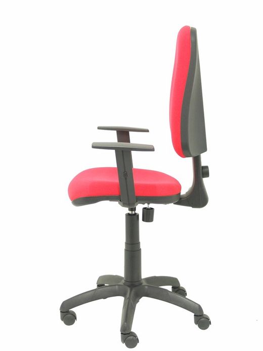 Modelo Sierra - Silla de oficina con mecanismo de contacto permanente y regulable en altura - Asiento y respaldo tapizados en tejido BALI color rojo. Brazos regulables incluidos