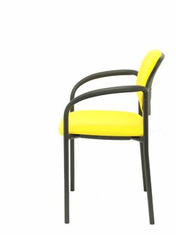 Modelo Styl - Silla confidente de 4 patas, con brazos y estructrua negra - Asiento y respaldo tapizados en tejido BALI color amarillo