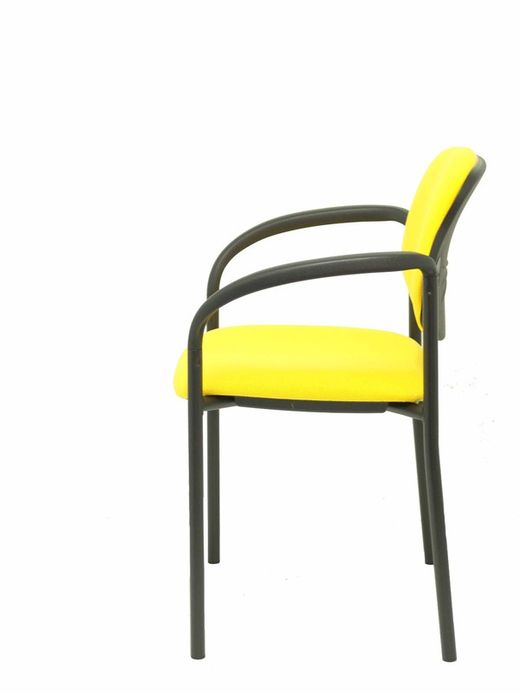 Modelo Styl - Silla confidente de 4 patas, con brazos y estructrua negra - Asiento y respaldo tapizados en tejido BALI color amarillo