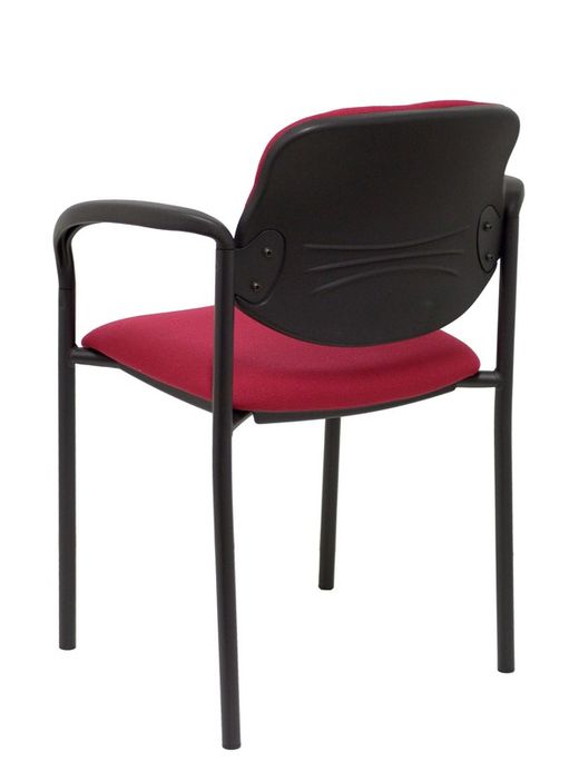 Modelo Styl - Silla confidente de 4 patas, con brazos y estructrua negra - Asiento y respaldo tapizados en tejido BALI color granate