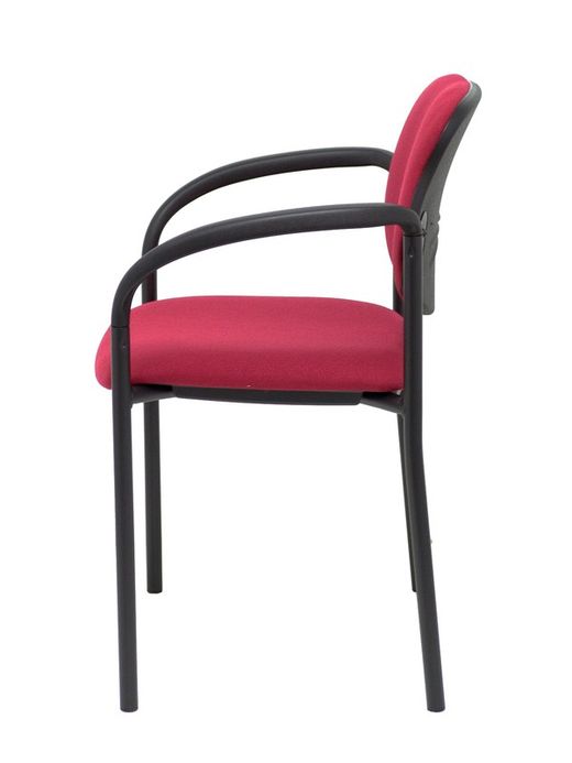 Modelo Styl - Silla confidente de 4 patas, con brazos y estructrua negra - Asiento y respaldo tapizados en tejido BALI color granate