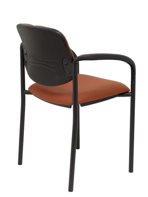 Modelo Styl - Silla confidente de 4 patas, con brazos y estructrua negra - Asiento y respaldo tapizados en tejido BALI color marrón