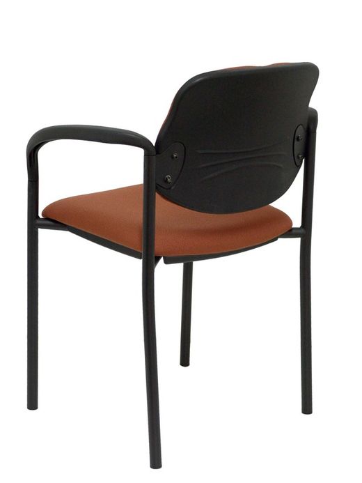 Modelo Styl - Silla confidente de 4 patas, con brazos y estructrua negra - Asiento y respaldo tapizados en tejido BALI color marrón