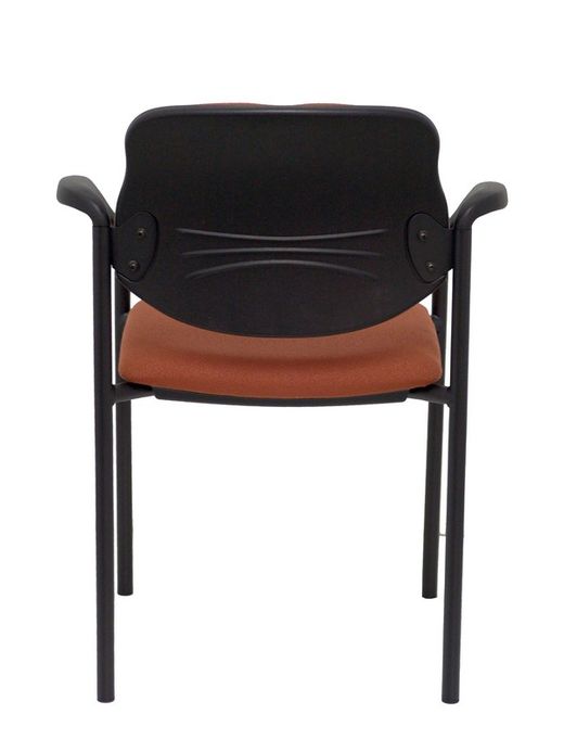 Modelo Styl - Silla confidente de 4 patas, con brazos y estructrua negra - Asiento y respaldo tapizados en tejido BALI color marrón