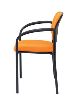 Modelo Styl - Silla confidente de 4 patas, con brazos y estructrua negra - Asiento y respaldo tapizados en tejido BALI color naranja