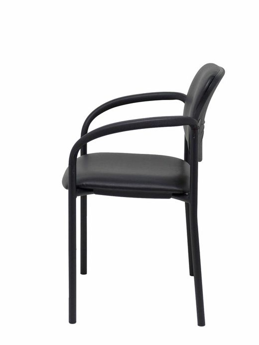 Modelo Styl - Silla confidente de 4 patas, con brazos y estructrua negra - Asiento y respaldo tapizados en tejido similpiel negro