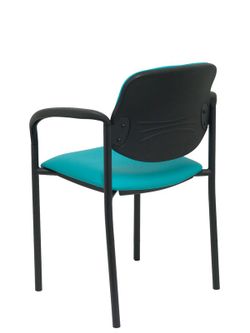 Modelo Styl - Silla confidente de 4 patas, con brazos y estructrua negra - Asiento y respaldo tapizados en tejido similpiel verde