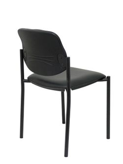 Modelo Styl - Silla confidente de 4 patas y estructrua negra - Asiento y respaldo tapizados en tejido Similpiel color negro