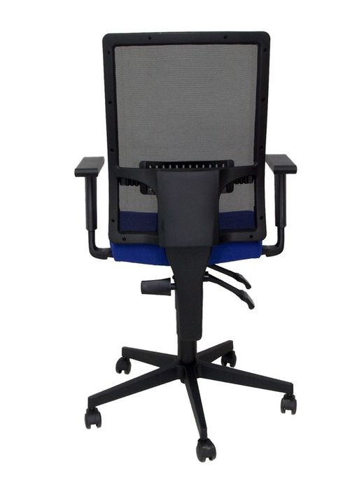 Modelo TakTik - Silla de oficina ergonómica con mecanismo de contacto permanente de doble maneta, brazos regulables y refuerzo lumbar - Respaldo de malla transpirable en color negro y asiento tapizado en tejido BALI color azul