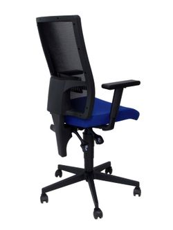 Modelo TakTik - Silla de oficina ergonómica con mecanismo de contacto permanente de doble maneta, brazos regulables y refuerzo lumbar - Respaldo de malla transpirable en color negro y asiento tapizado en tejido BALI color azul