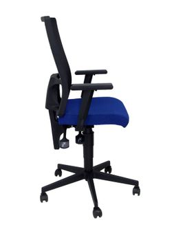 Modelo TakTik - Silla de oficina ergonómica con mecanismo de contacto permanente de doble maneta, brazos regulables y refuerzo lumbar - Respaldo de malla transpirable en color negro y asiento tapizado en tejido BALI color azul