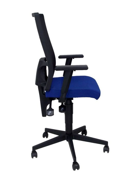 Modelo TakTik - Silla de oficina ergonómica con mecanismo de contacto permanente de doble maneta, brazos regulables y refuerzo lumbar - Respaldo de malla transpirable en color negro y asiento tapizado en tejido BALI color azul