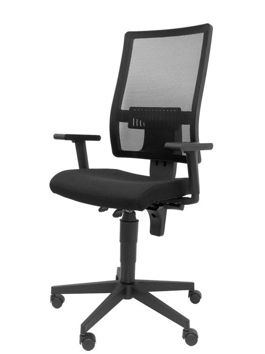 Modelo Taktik - Silla de oficina ergonómica con mecanismo de contacto permanente de doble maneta, brazos regulables y refuerzo lumbar - Respaldo de malla transpirable en color negro y asiento tapizado en tejido BALI color negro.