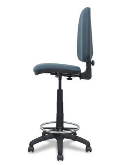 Modelo TAyna  Taburete ergonómico con mecanismo de contacto permanente, regulable en altura y aro reposapiés  Asiento y respaldo tapizados en tejido BALI color gris oscuro