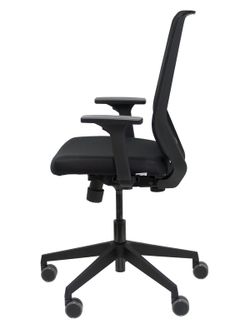 Modelo To Sync Work - Silla de oficina ergonómica con mecanismo sincro con traslack, regulable en altura - Respaldo alto de malla transpirable con refuerzo lumbar regulable y asiento tapizado. Brazos regulables 2D.