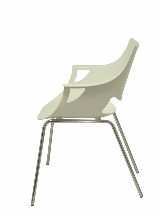 Modelo Torrenueva - Pack de 3 sillas confidentes ergonómica monocarcasa con reposabrazos y estructura metálica tubular. Asiento y respaldo de PVC color blanco.