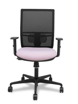 Modelo Yunquera - Silla de oficina ergonómica con mecanismo sincro, brazos regulables y ajustable en altura - Respaldo de malla transpirable en color negro y asiento tapizados en tejido BALI color rosa.