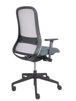 NOWYSTYL Modelo Souly - Silla operativa con mecanismo sincro con traslack y brazos regulables 2D - Asiento tapizado en tejido bondai color gris y respaldo de malla en color gris, con refuerzo lumbar ajustable.