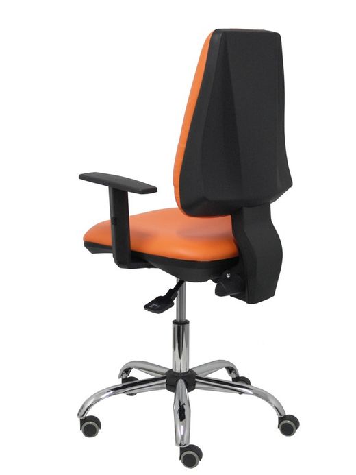 Silla de oficina ergonómica con mecanismo asincro y regulable en altura