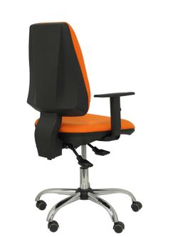Silla de oficina ergonómica con mecanismo asincro y regulable en altura