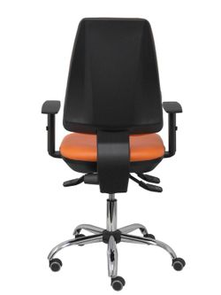 Silla de oficina ergonómica con mecanismo asincro y regulable en altura