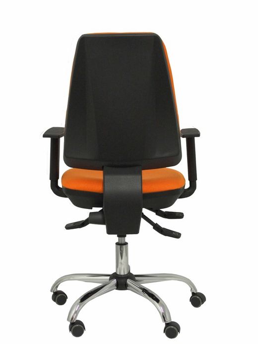 Silla de oficina ergonómica con mecanismo asincro y regulable en altura
