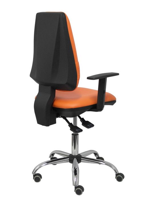 Silla de oficina ergonómica con mecanismo asincro y regulable en altura