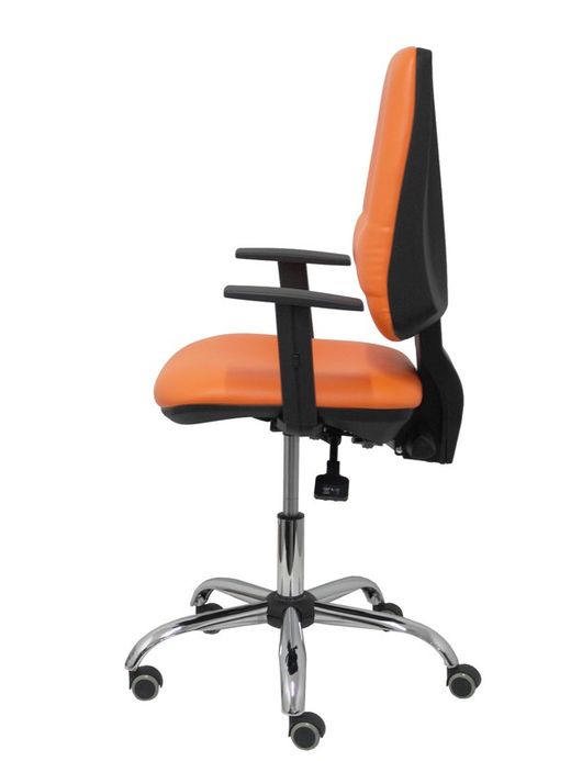 Silla de oficina ergonómica con mecanismo asincro y regulable en altura