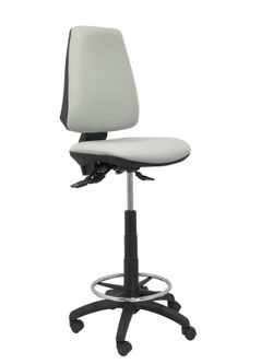 Taburete de oficina ergonómico con mecanismo asincro y regulable en altura color gris claro