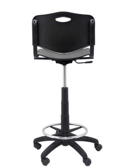 Taburete Robledo giratoria - Taburete de oficina ergonómica, regulable en altura y giratoria 360º -  Asiento y respaldo de plástico de color negro.