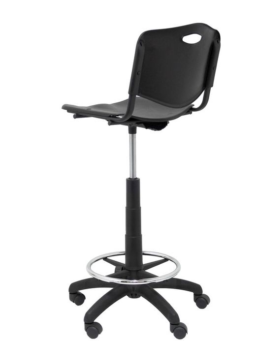 Taburete Robledo giratoria - Taburete de oficina ergonómica, regulable en altura y giratoria 360º -  Asiento y respaldo de plástico de color negro.