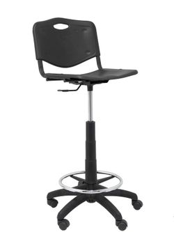 Taburete Robledo giratoria - Taburete de oficina ergonómica, regulable en altura y giratoria 360º -  Asiento y respaldo de plástico de color negro.